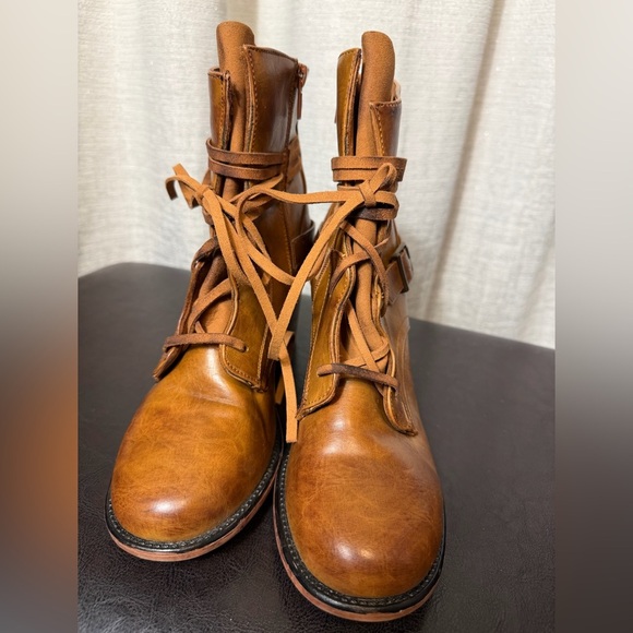 Celebrity pink Stylish Tan Ankle Boots for Women size 10M - Picture 3 of 7